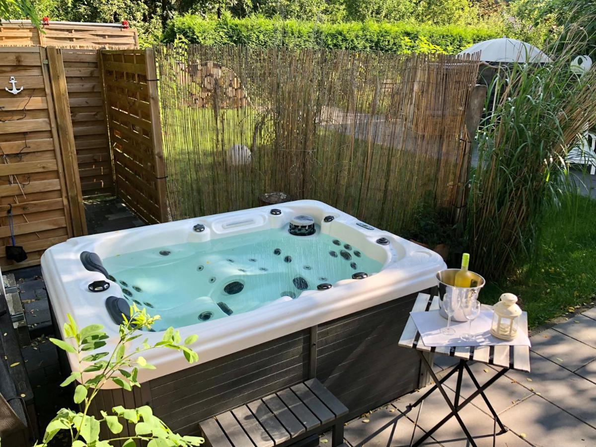 GartenLoft mit Outdoor Whirlpool und Garten Petershagen-Eggersdorf Exterior foto