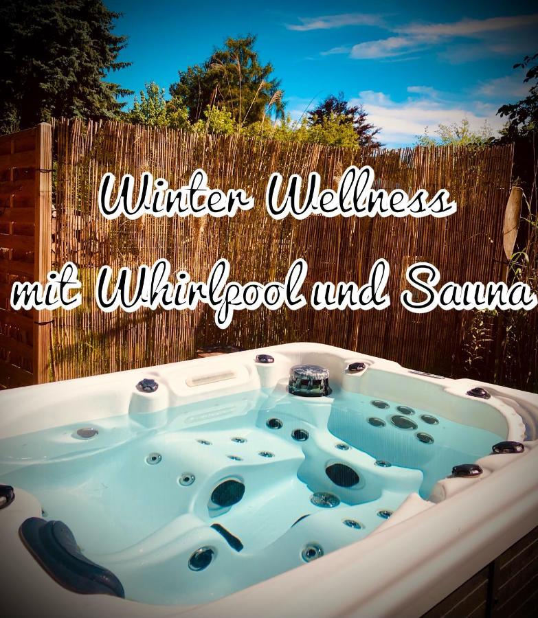 GartenLoft mit Outdoor Whirlpool und Garten Petershagen-Eggersdorf Exterior foto